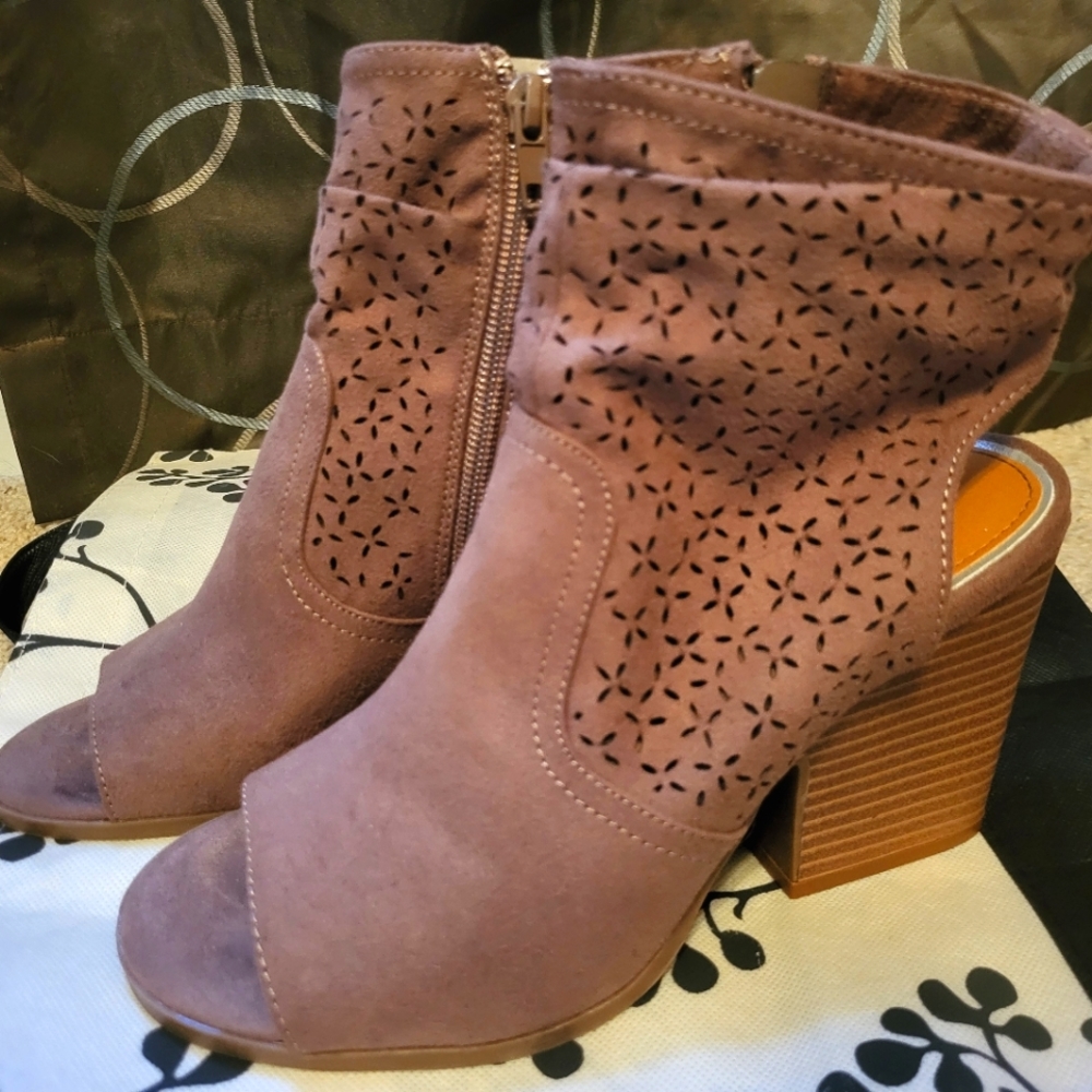 Open toe wedges